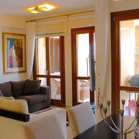 3 Bedroom Hemera With Private Pool, Aphrodite Hills Apartment Kouklia