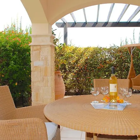 3 Bedroom Hemera With Private Pool, Aphrodite Hills Kouklia