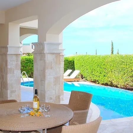 3 Bedroom Hemera With Private Pool, Aphrodite Hills Apartment Kouklia