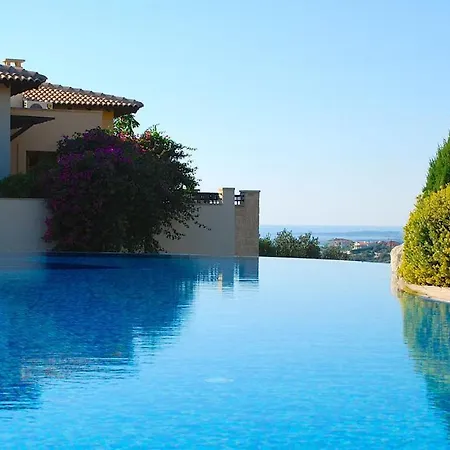 3 Bedroom Hemera With Private Pool, Aphrodite Hills Апартаменты
