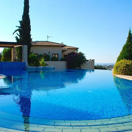 3 Bedroom Hemera With Private Pool, Aphrodite Hills Куклия